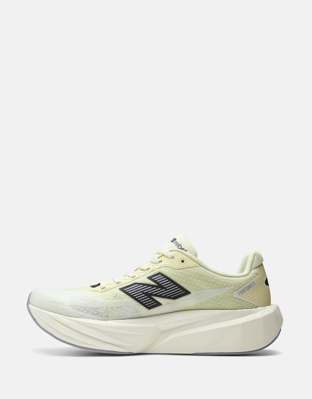 New Balance - FuelCell Rebel v5 (Wide Fit) - Men's