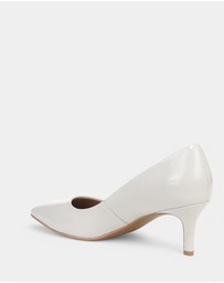 Naturalizer - Everly Kitten Heel - Warm White