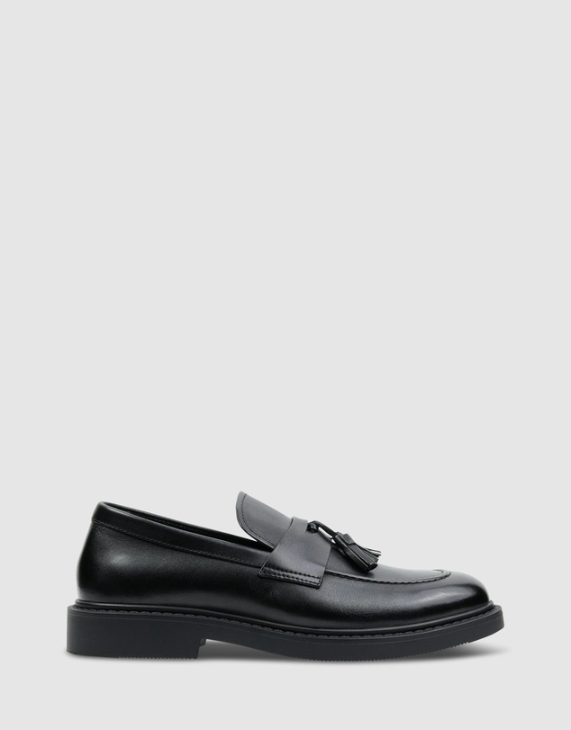 yd. - Chester Tassel Loafer