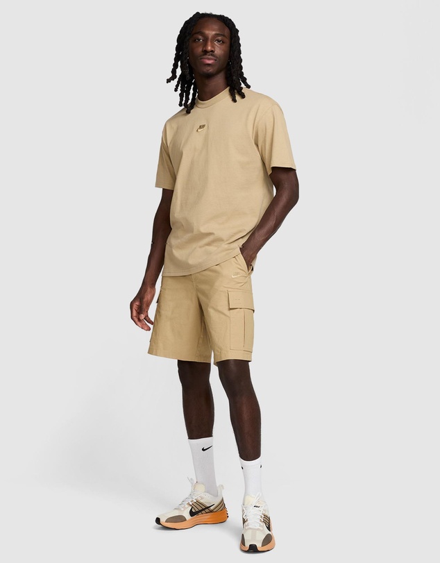 Nike - Sportswear Premium Essential Tee