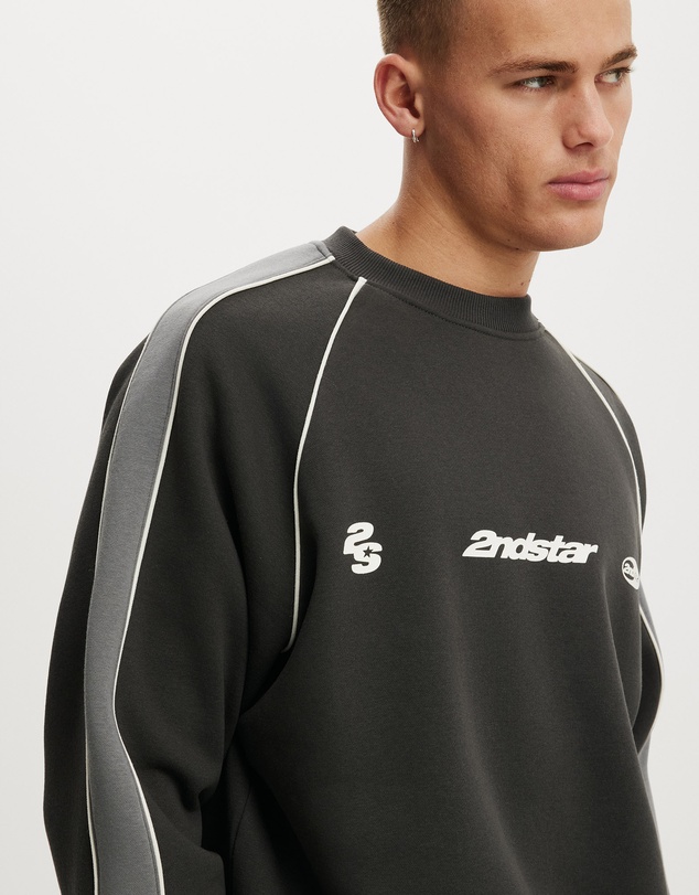 Cotton On - Box Fit Graphic Crew Sweater