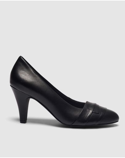 BLACK GLOVE