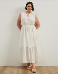 Atmos&Here Curvy - Verity Tiered V Neck Maxi Dress