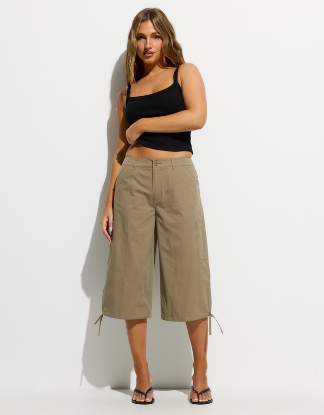 Dazie - Cara Low Rise Cargo Capris