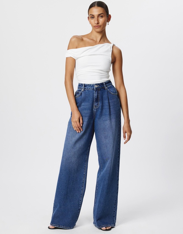 Calli - Twist Strap Top