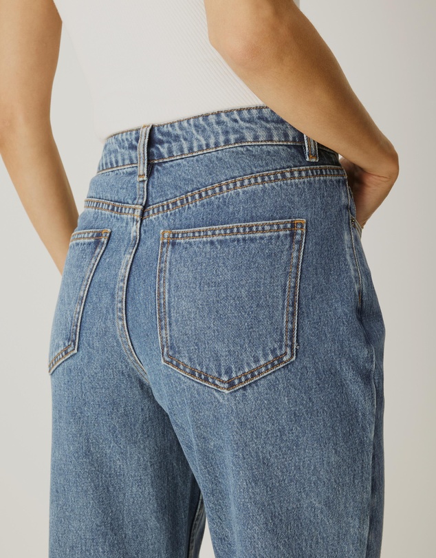 Atmos&Here - The Ultimate High Rise Straight Jeans