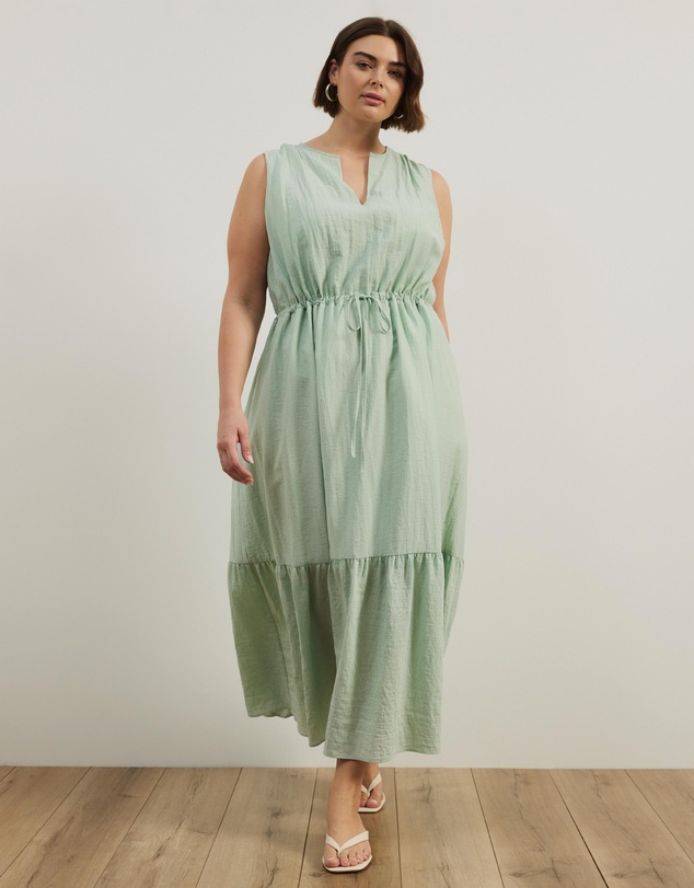 Atmos&Here Curvy - Verity Tiered V Neck Maxi Dress