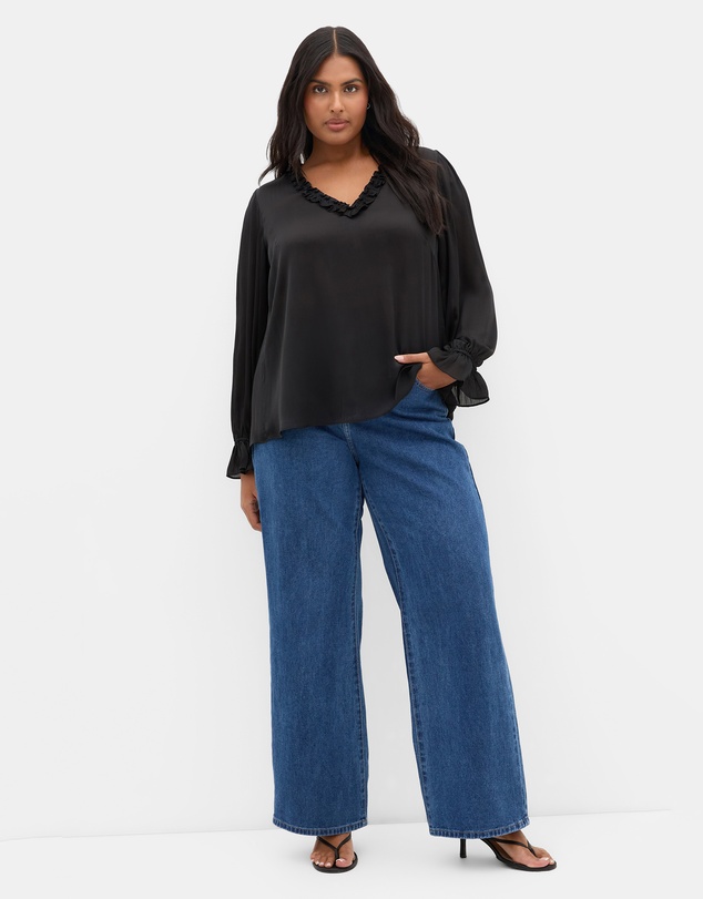 City Chic - Plus size Maia Ruffle V Neck Top - black
