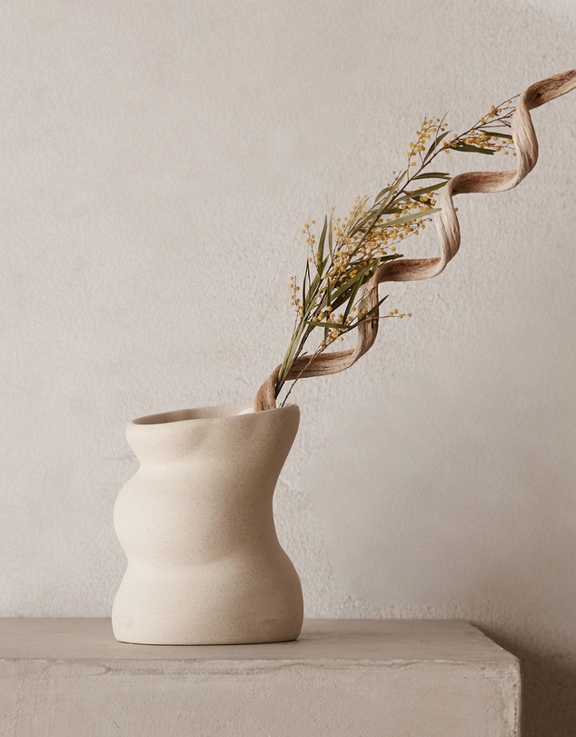 Black Blaze - Vetiver & Fig Ceramic Candle
