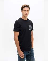 Superdry - Athletic Essential Chest Tee