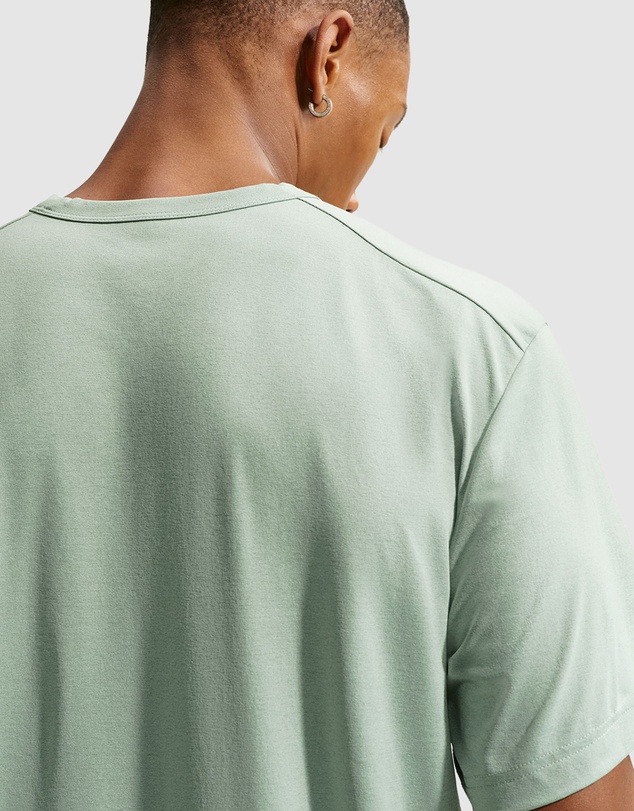 Nike - Hyverse Men's Dri FIT UV Short-Sleeve Versatile Top