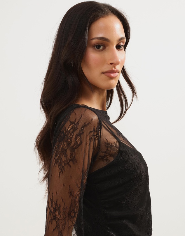 Atmos&Here - Gigi Chantilly Lace Long Sleeve Top With Removeable Cami