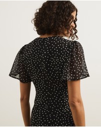 Atmos&Here - Maxine Twist Front Midi Dress