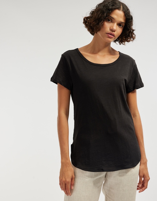 Amelius - Fallon Rounded Hem Tee