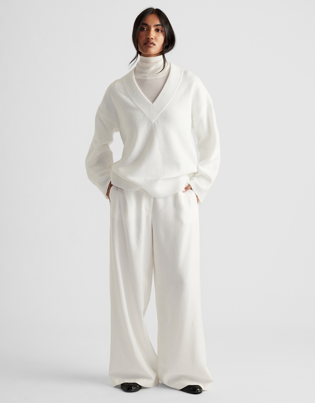 Decjuba - Skyler V Neck Knit Jumper