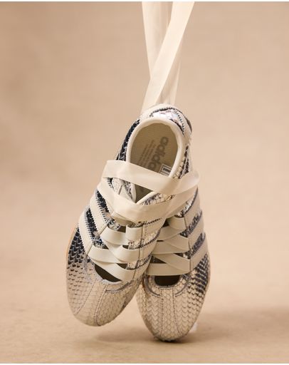 Silver Metallic, Footwear White & Gum