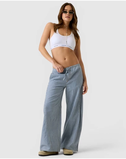 GUESS Jeans - GUESS JEANS Low-Rise Jogger Twisted Extrawide Jeans