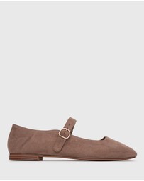 Betts - Mystique Mary Jane Flats
