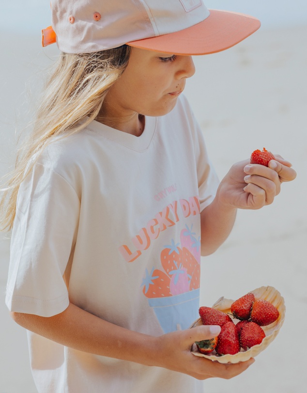 Crywolf - SCRATCH 'N SMELL T-SHIRT Strawberries