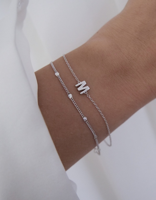 The Silver Collective - Petite A-Z Letter Bracelet Silver - R
