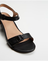 Mia Vita - Nadia Wedge Sandal - Black