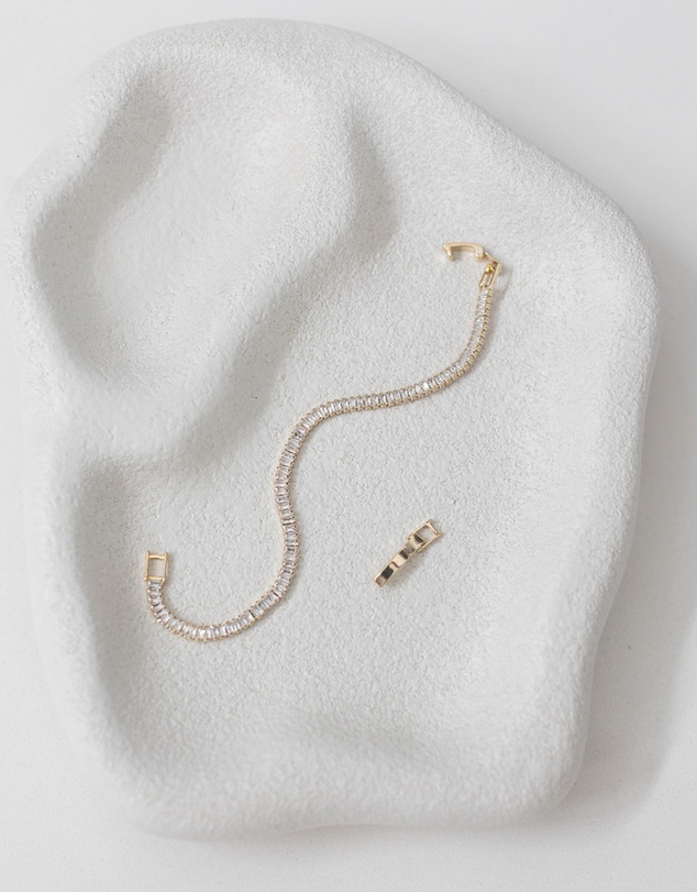 The White Collection - Sidney Bracelet - Baguette Gold Tennis Bracelet
