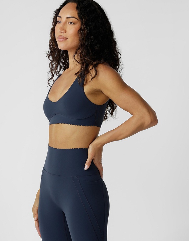 Lorna Jane - Sweet Scallop Edge Sports Bra