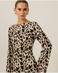 Tussah - Margot Boat Neck Long Sleeve Midi Dress