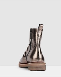 Rollie - Sidezip Rise Boot
