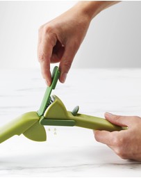 Joseph Joseph - CleanForce™ Garlic Press (Green)