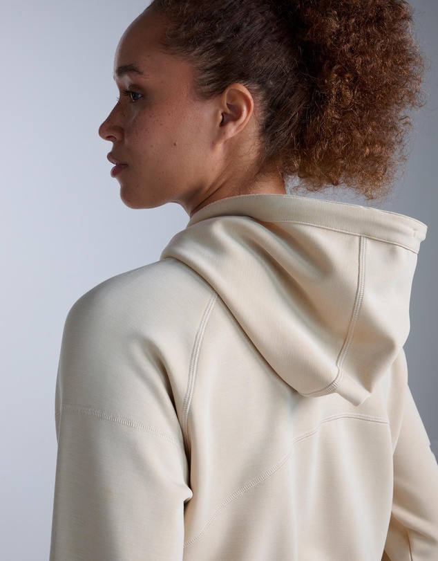 2XU - Wonderluxe Sand Washed Hoodie