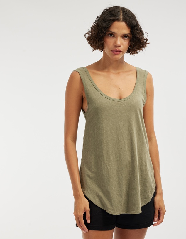 Amelius - Bailey Rounded Hem Tank