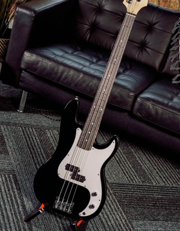 iWorld - 3rd Avenue Bass Guitar Pack