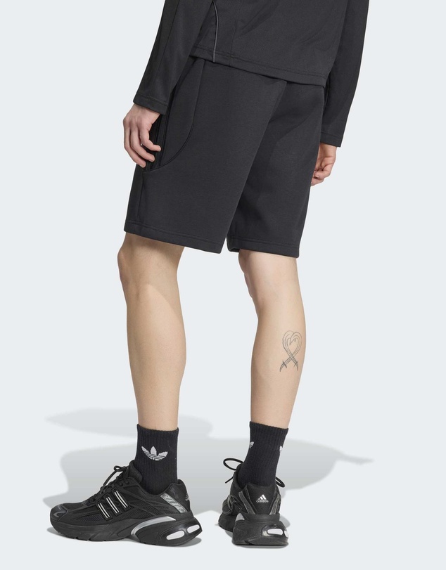 adidas Originals - SPACER TEAMGEIST 26 CUTLINE SHORTS Mens