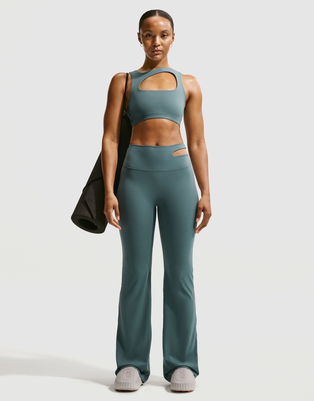 Nike - Zenvy High-Waisted Flared Leggings