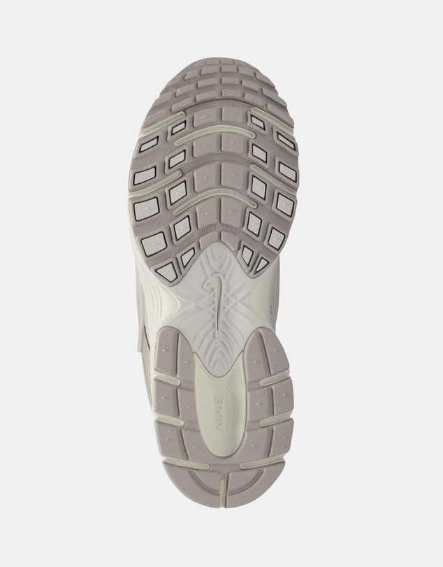 Nike - V5 RNR Makeup - Women's