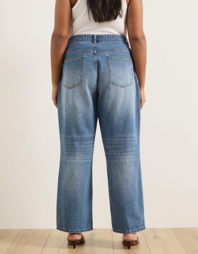 Atmos&Here Curvy - Kendal Mid Rise Relaxed Jeans