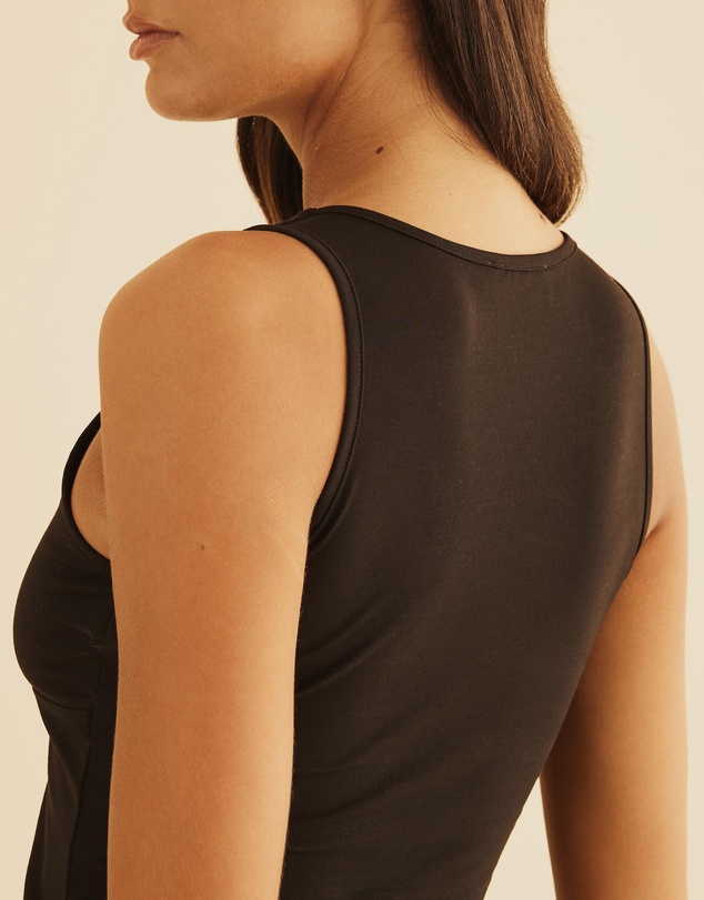 Atmos&Here - V-Neck Bust Detail Tank