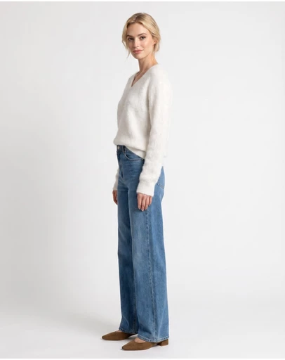 SILK MAGNOLIA - Cashmere/Silk V-Neck Jumper