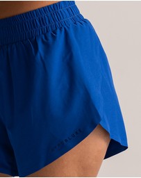 HyperLuxe The Label - Runners High Split Short