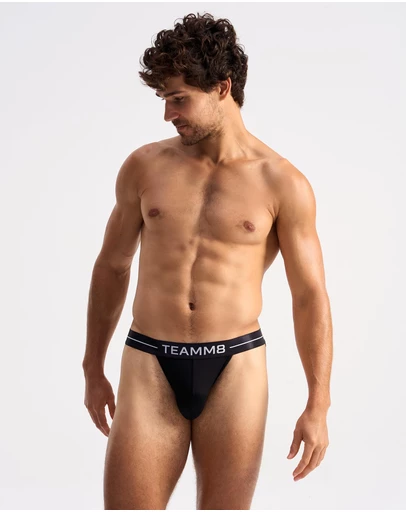 TEAMM8 - Icon Sport Brief