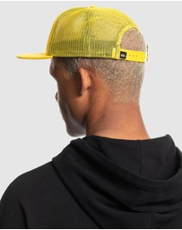Quiksilver - Quiksilver X Stranger Things Surfer Boy Trucker Hat