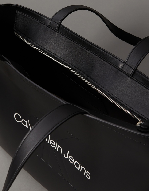 Calvin Klein - Sculpted Slim Tote Bag