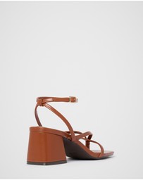 Forever New - Hallie Toe Thong Block Heeled Sandals