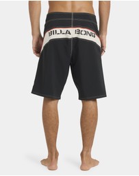 Billabong - Mens Straddie Pro Performance 20