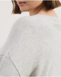 Atmos&Here Curvy - April Classic V-Neck Knit Jumper