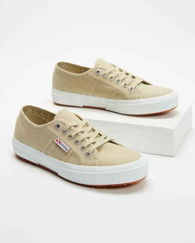 2750 Cotu Classic