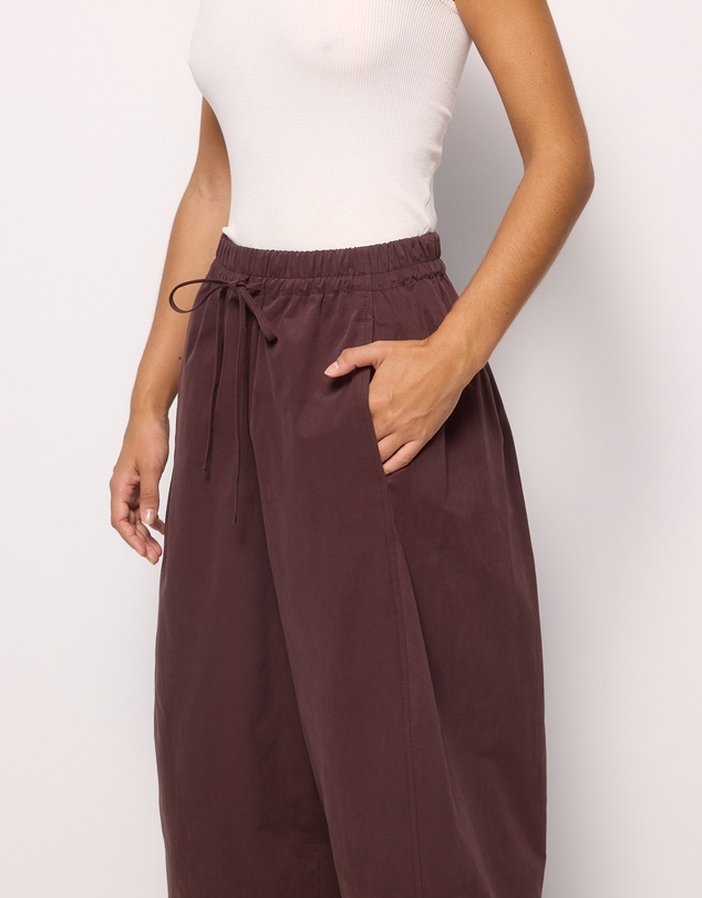 AERE - Cotton Barrel Leg Pants