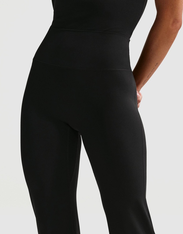 Nike - Nike Zenvy High-Waisted Flared Leggings