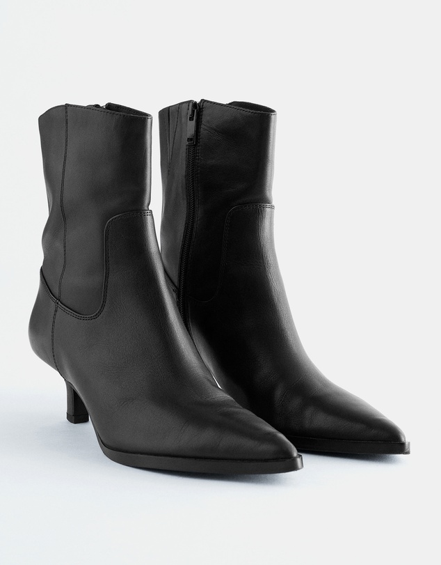 & Other Stories - Kitten Heel Suede Ankle Boots